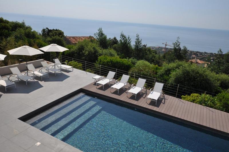 Vue Panoramique Sur La Baie De St Tropez Villa Les Issambres Bagian luar foto